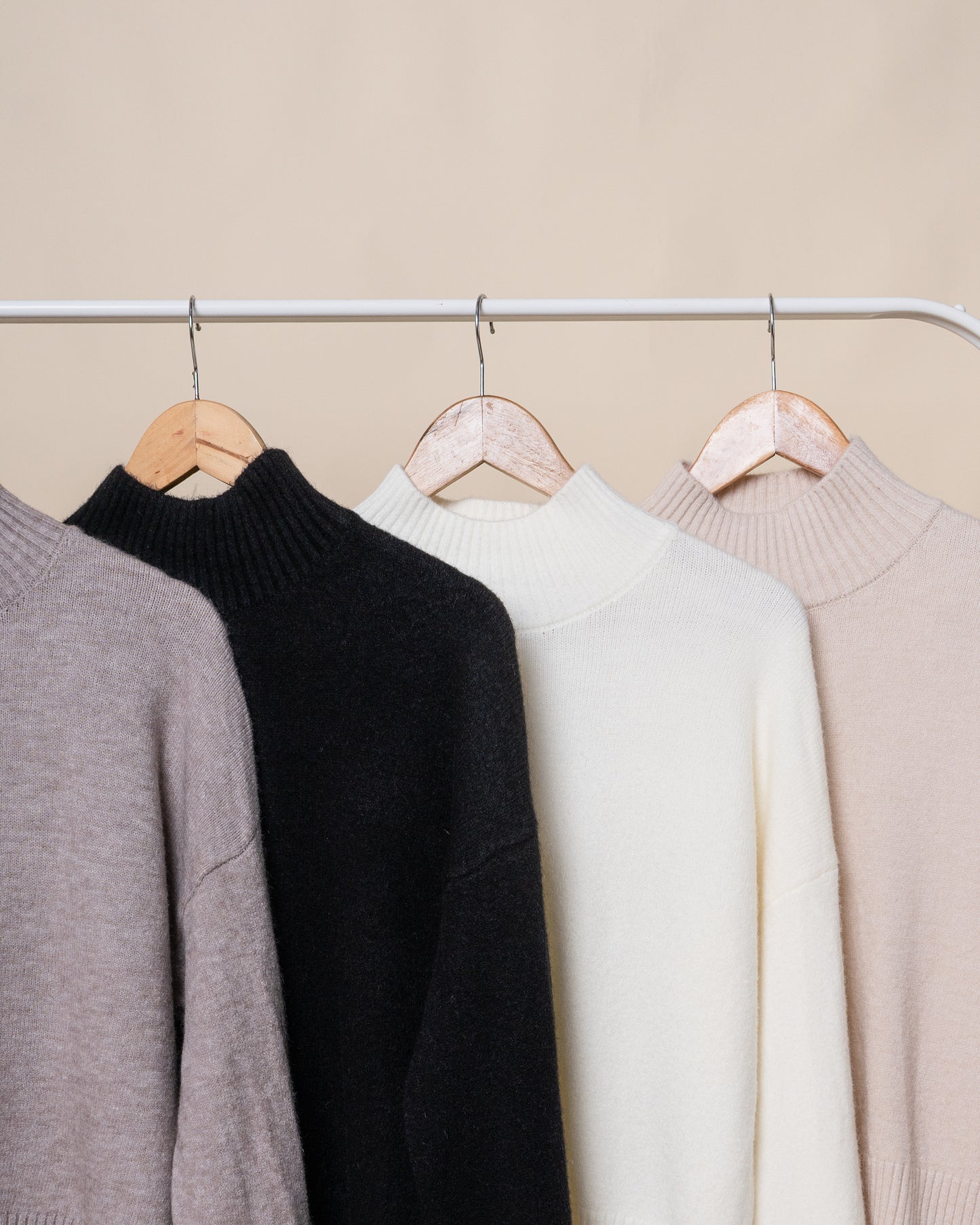 VELIA Turtle Neck Knit Top